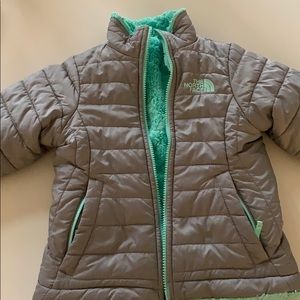 Girls’ The North Face reversible mossbud jacket
